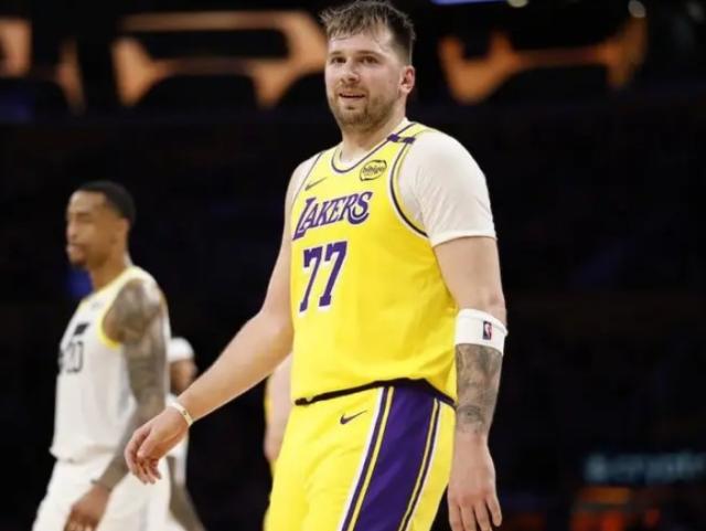 开云体育入口-湖人高规格接待 东契奇首秀没过瘾 直言有点害羞